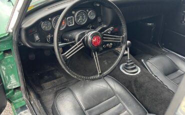 MG-CGT-1969-Coupe-13