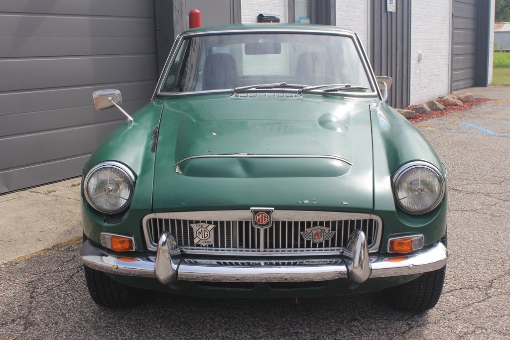 MG-CGT-1969-Coupe-4