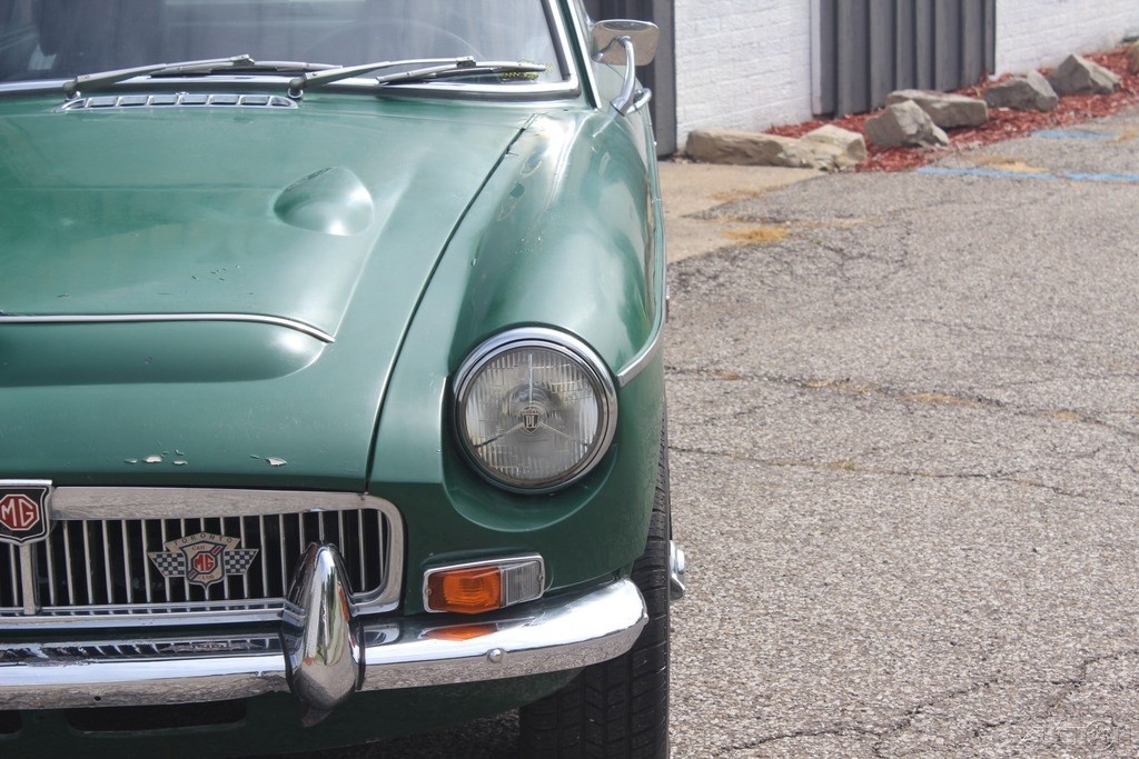 MG-CGT-1969-Coupe-7