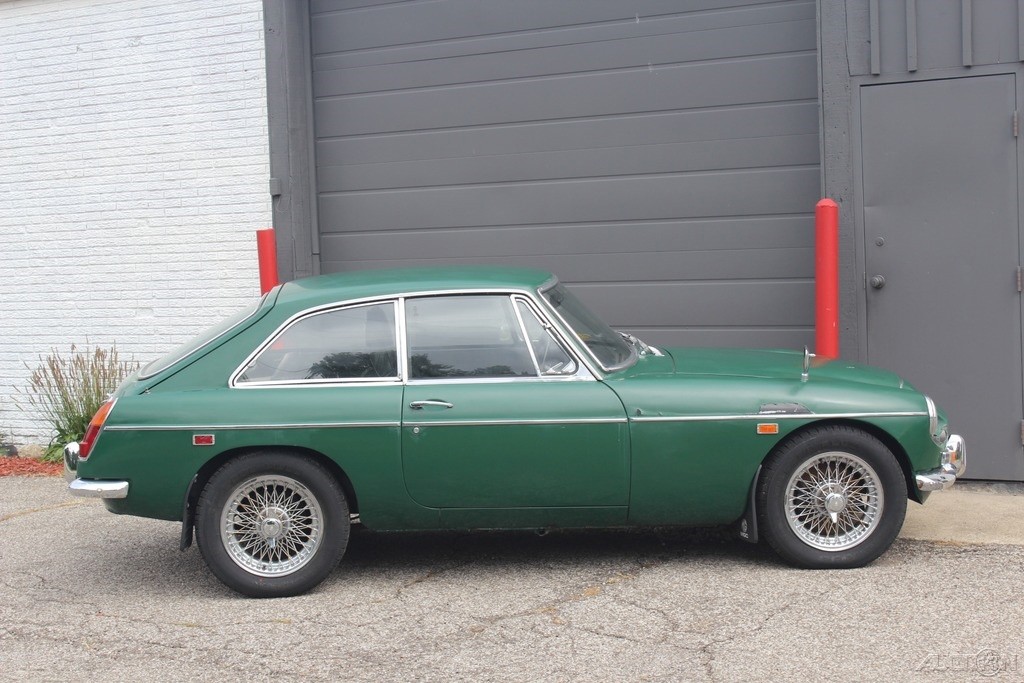 MG-CGT-1969-Coupe-9