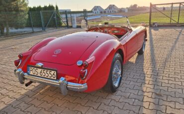 MG-MGA-1960-Convertible-31