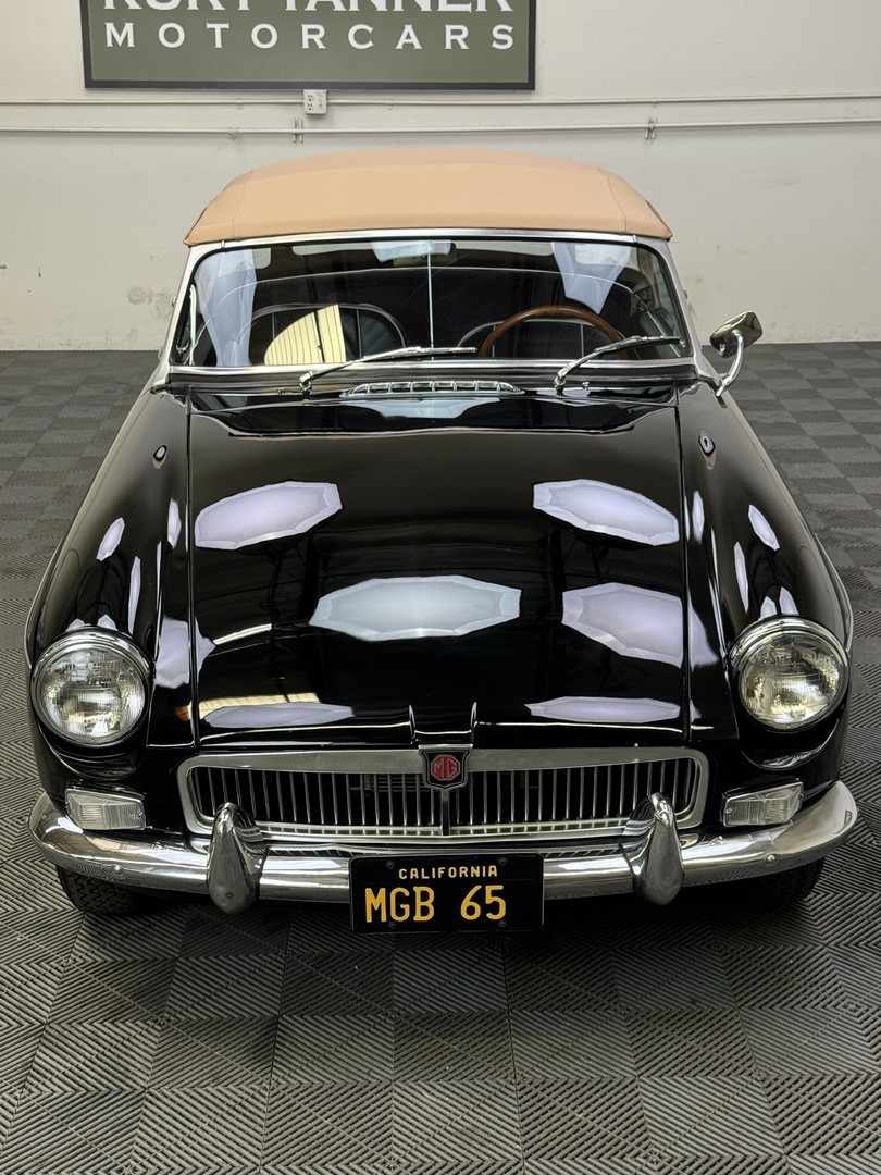 MG-MGB-1965-Convertible-1