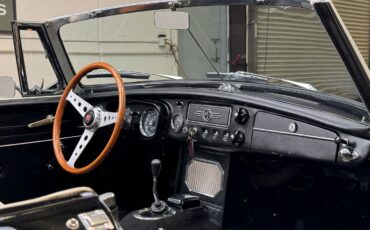 MG-MGB-1965-Convertible-12