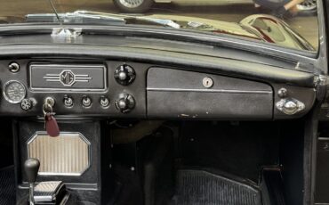 MG-MGB-1965-Convertible-13