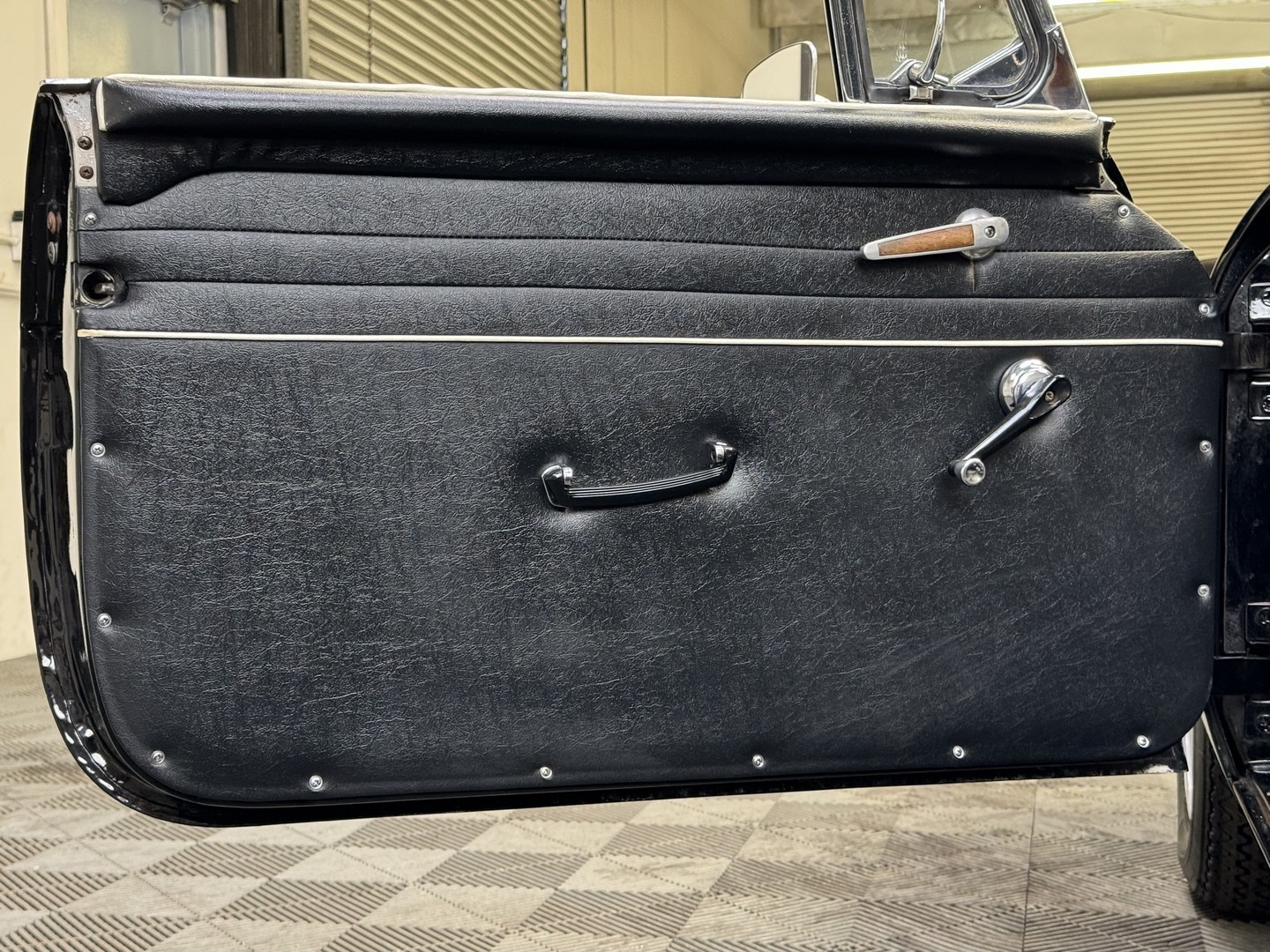MG-MGB-1965-Convertible-17