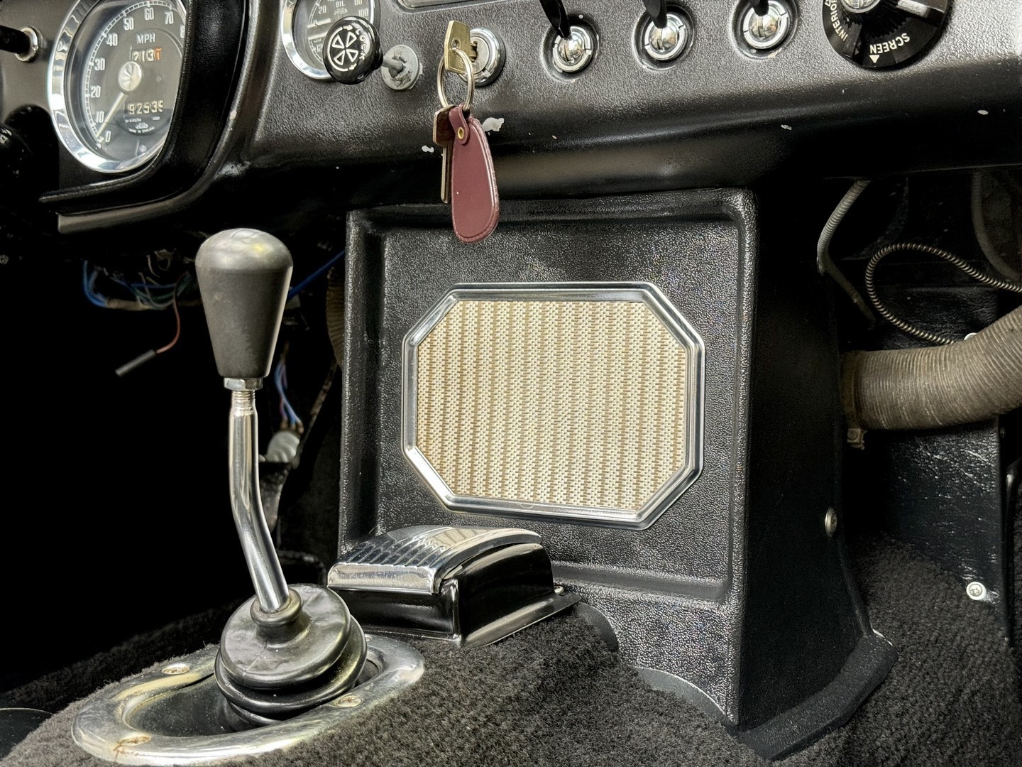 MG-MGB-1965-Convertible-19