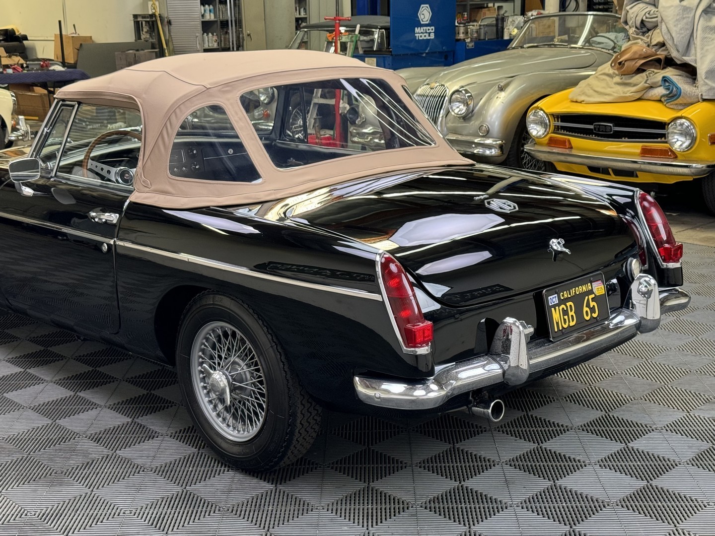 MG-MGB-1965-Convertible-8