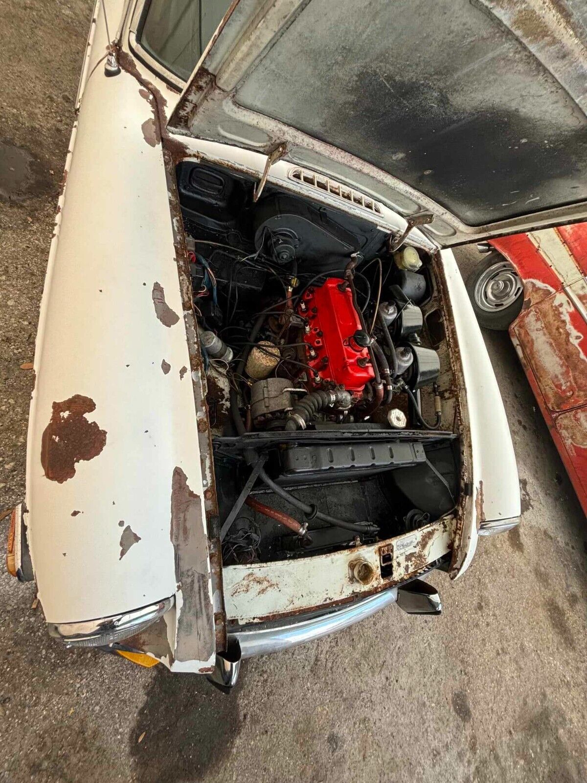 MG-MGB-1970-Coupe-18