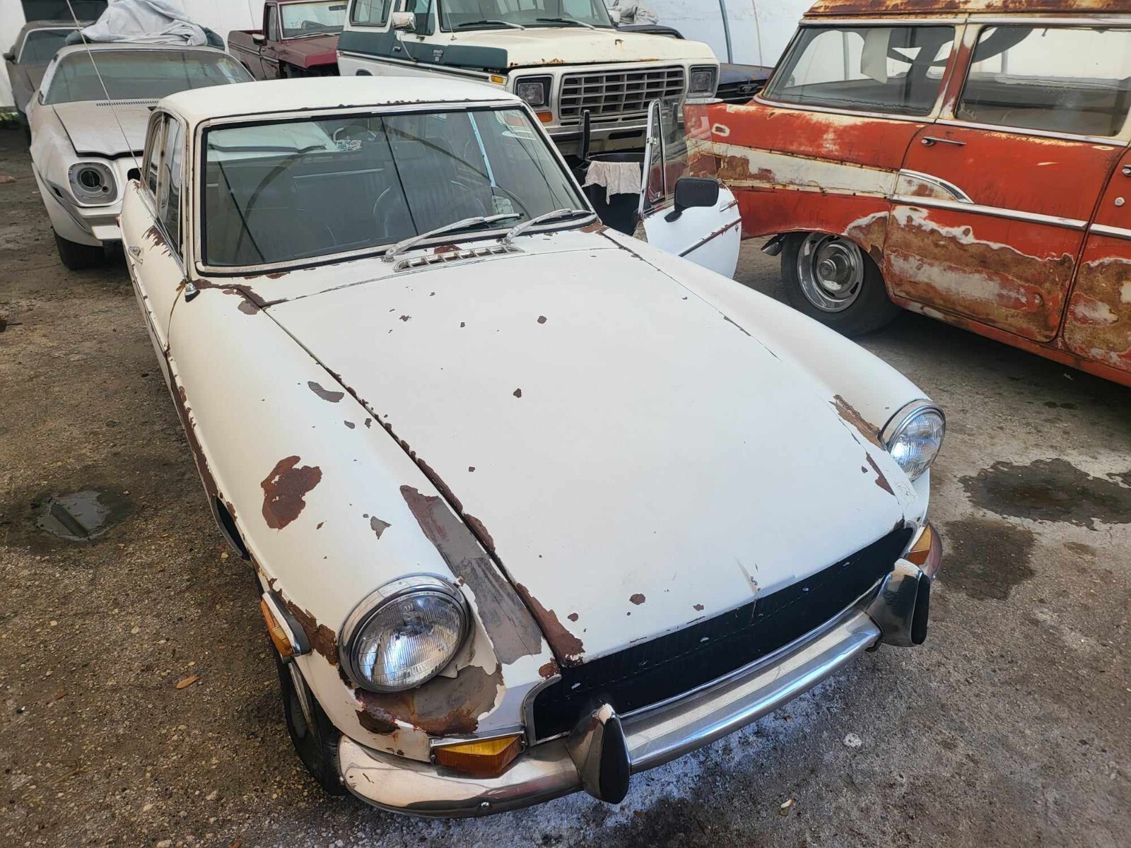 MG-MGB-1970-Coupe-2