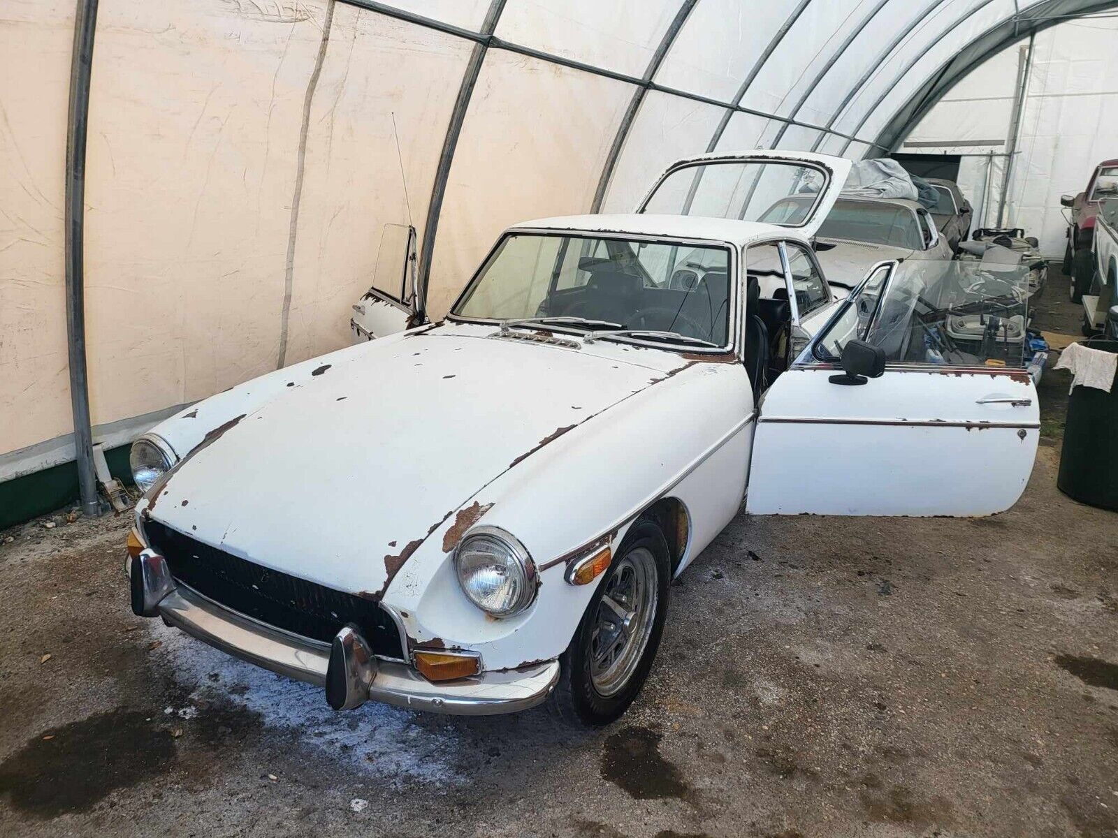MG-MGB-1970-Coupe-5