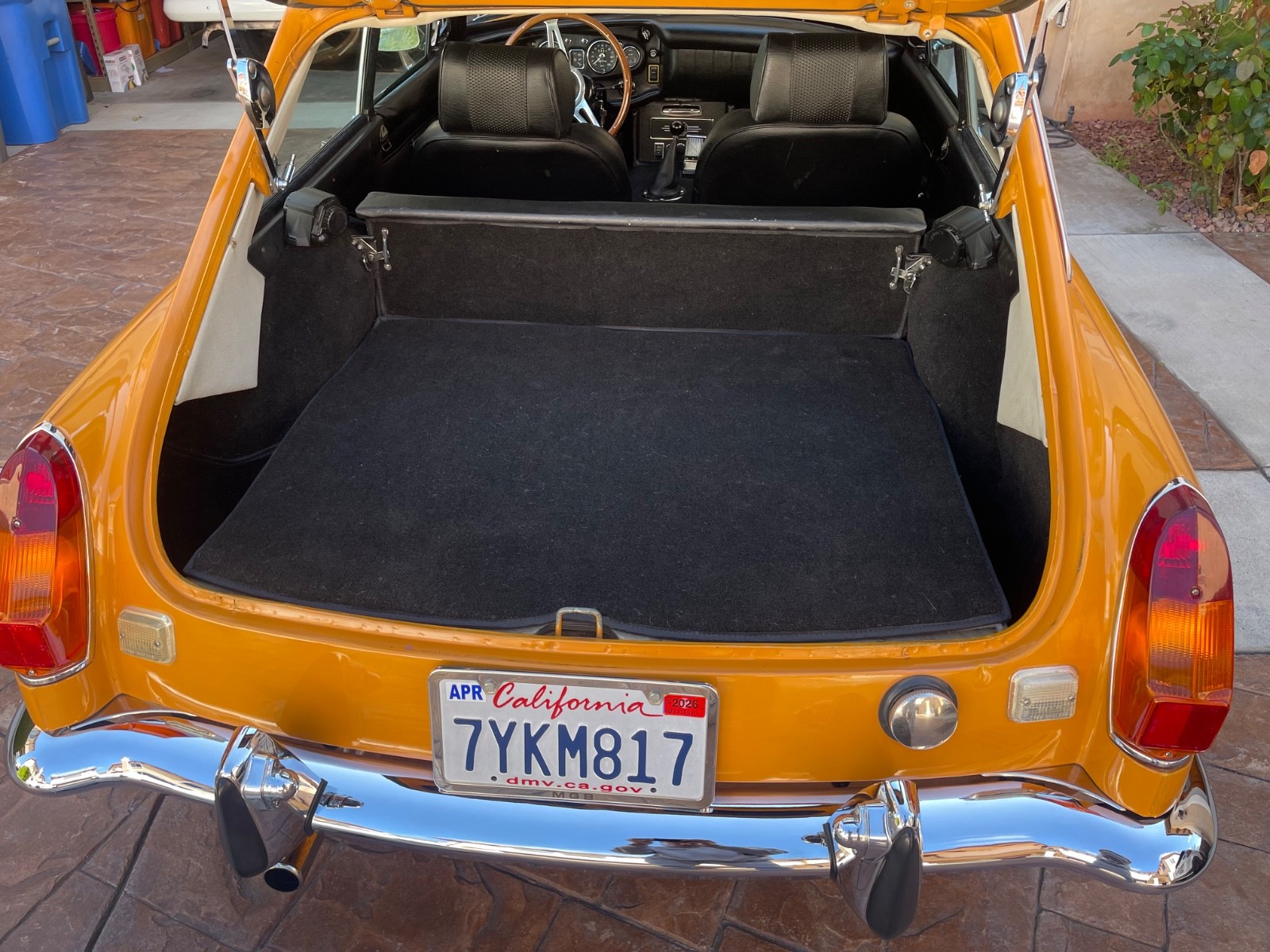 MG-MGB-1971-Hatchback-8