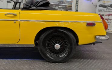 MG-MGB-1974-2-door-convo-21