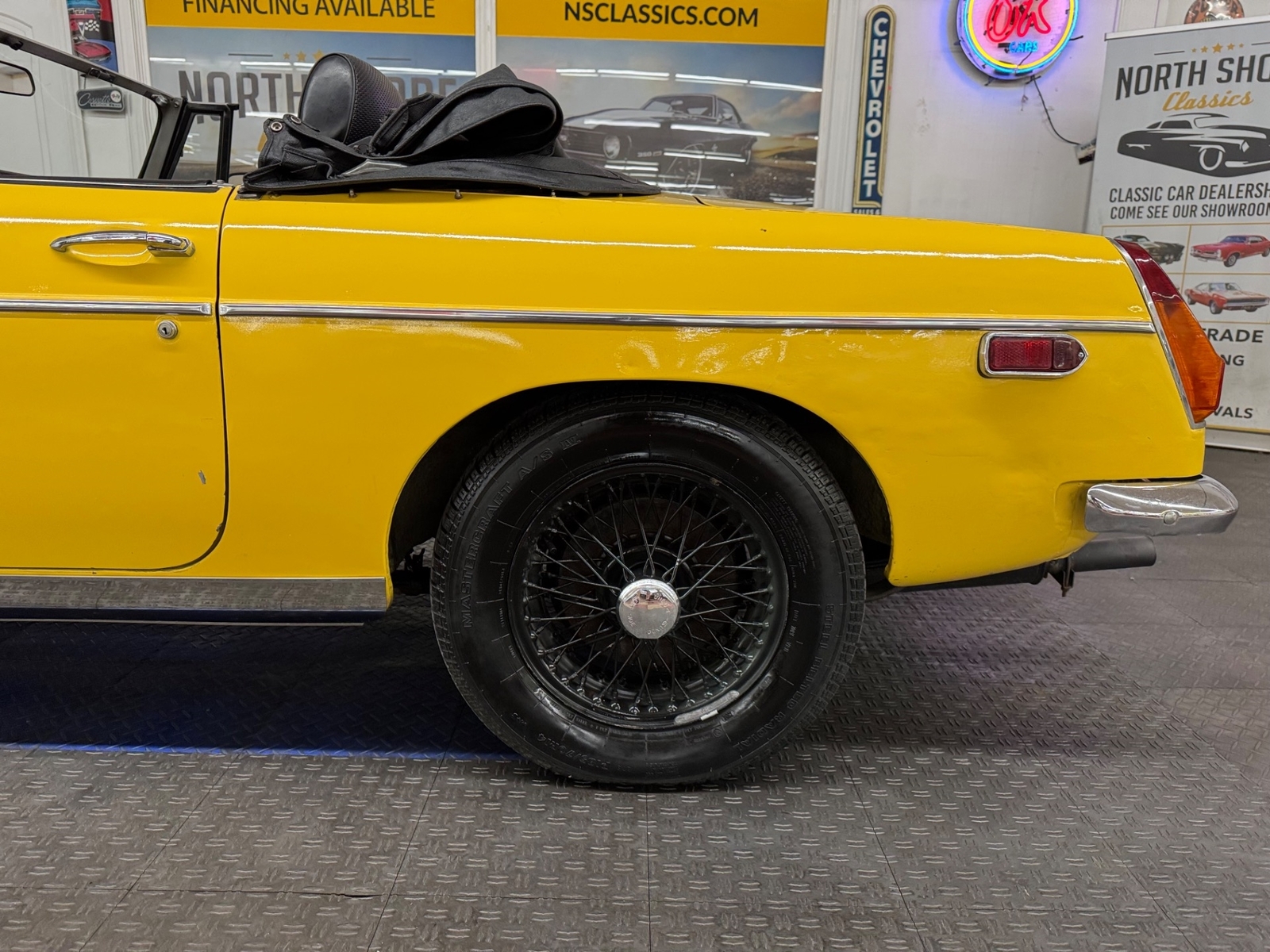 MG-MGB-1974-2-door-convo-21