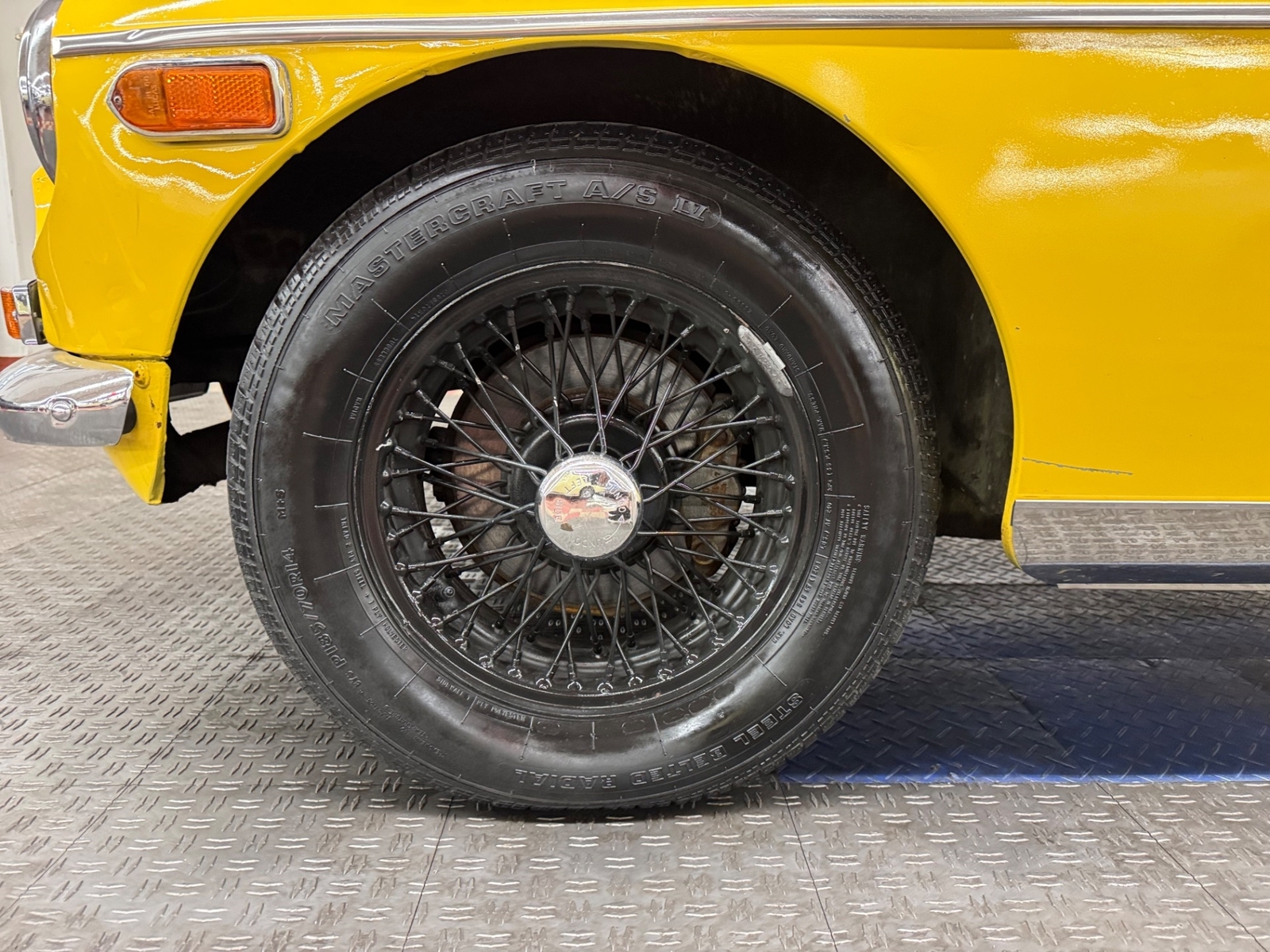 MG-MGB-1974-2-door-convo-22