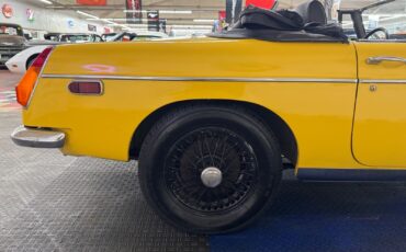 MG-MGB-1974-2-door-convo-24