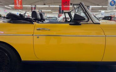 MG-MGB-1974-2-door-convo-25
