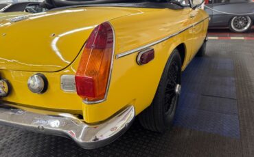 MG-MGB-1974-2-door-convo-27