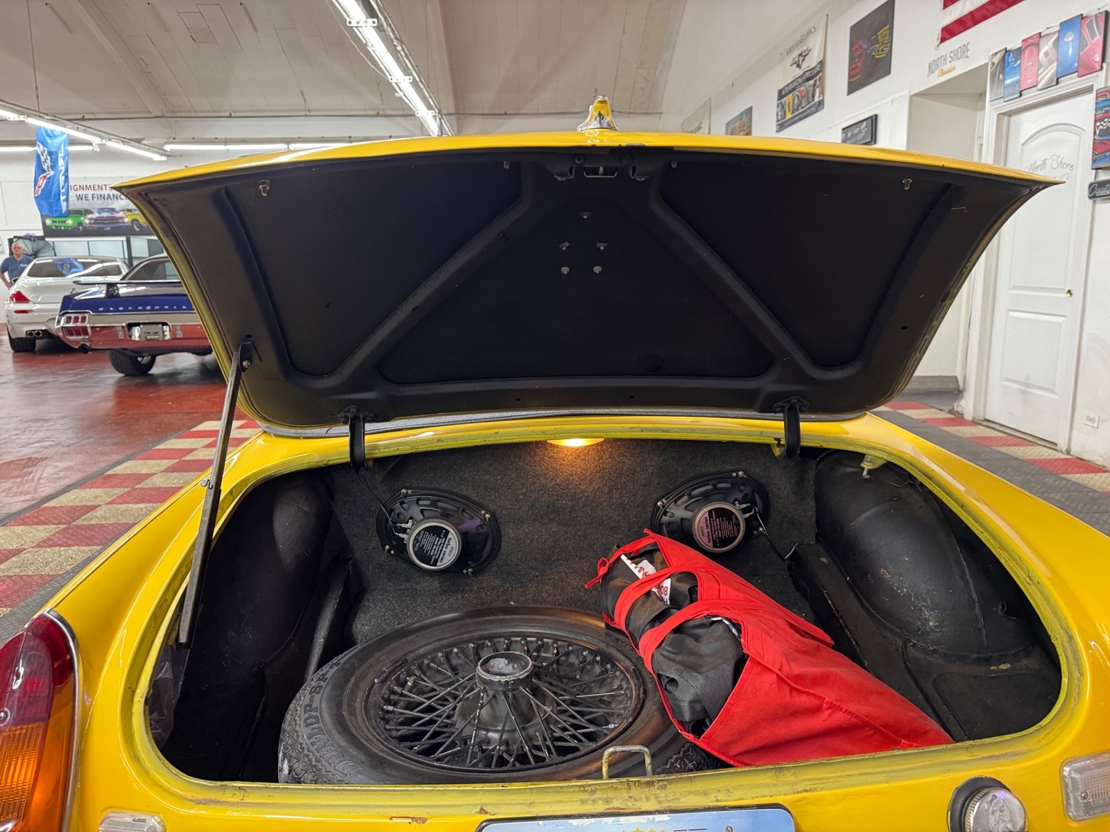 MG-MGB-1974-2-door-convo-28