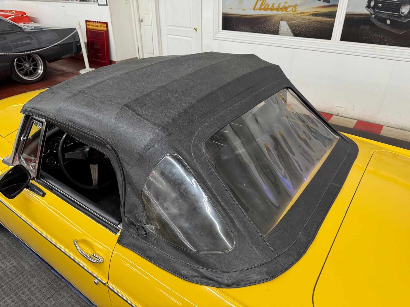 MG-MGB-1974-2-door-convo-3