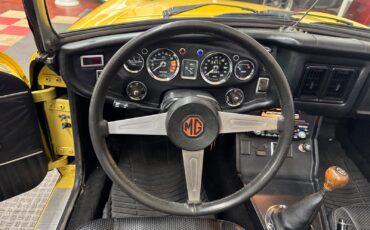 MG-MGB-1974-2-door-convo-33