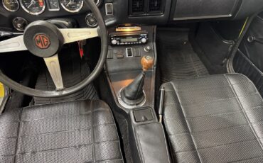 MG-MGB-1974-2-door-convo-35