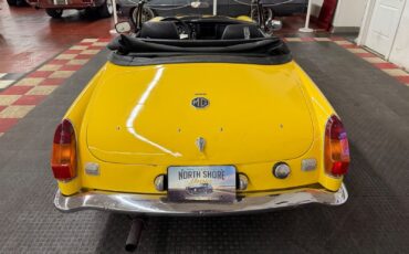 MG-MGB-1974-2-door-convo-8