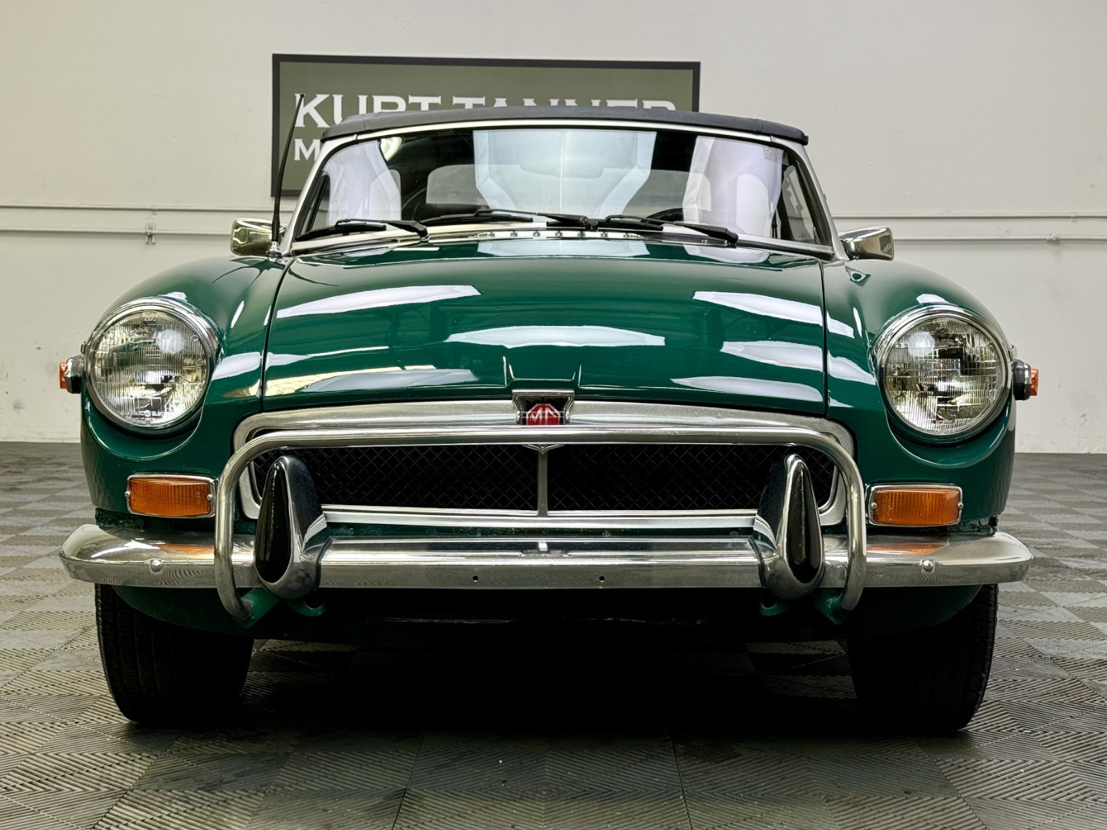 MG-MGB-1974-Convertible-1