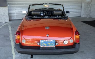 MG-MGB-1975-Convertible-3