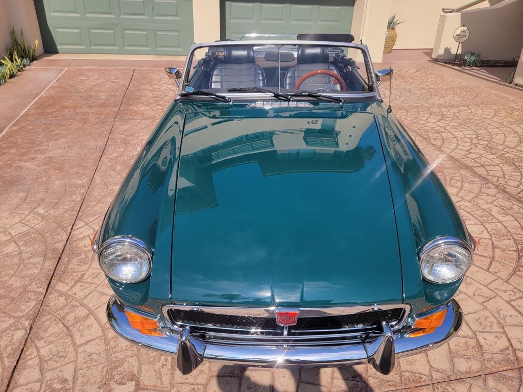 MG-MGB-1977-Convertible-2