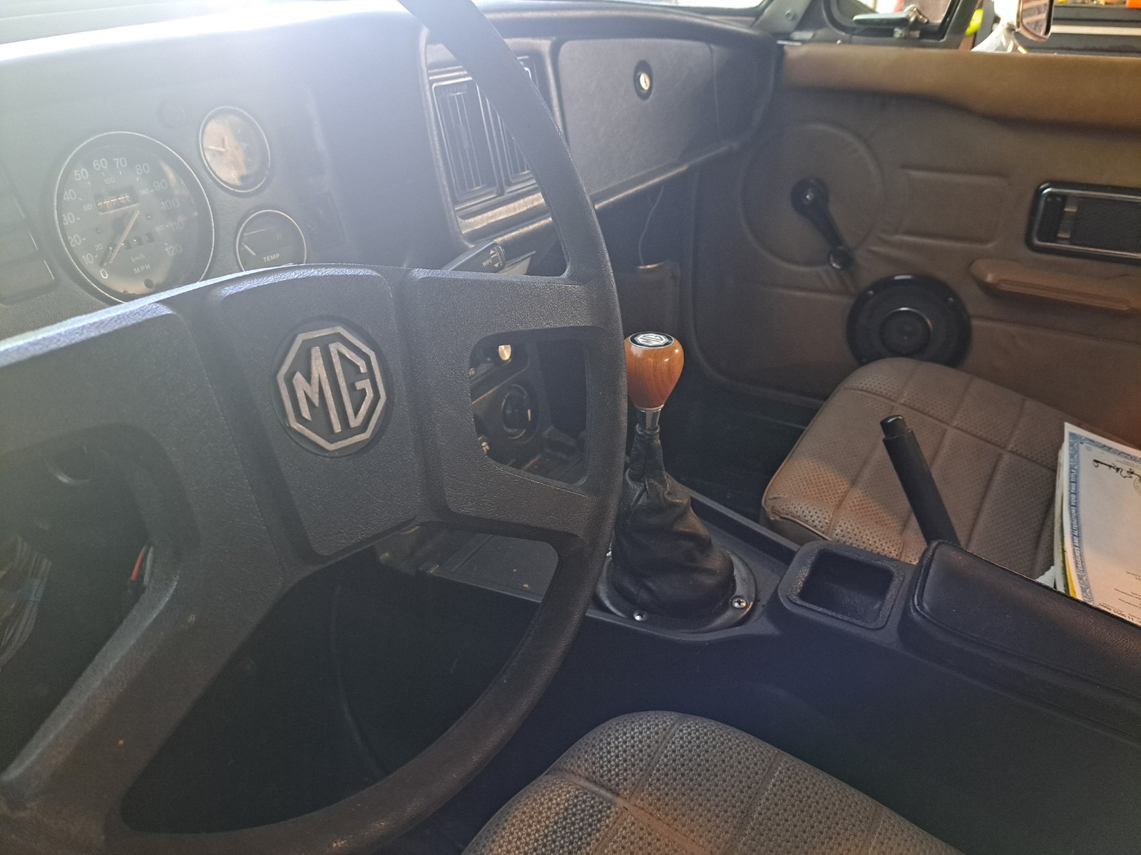 MG-MGB-1978-Convertible-3