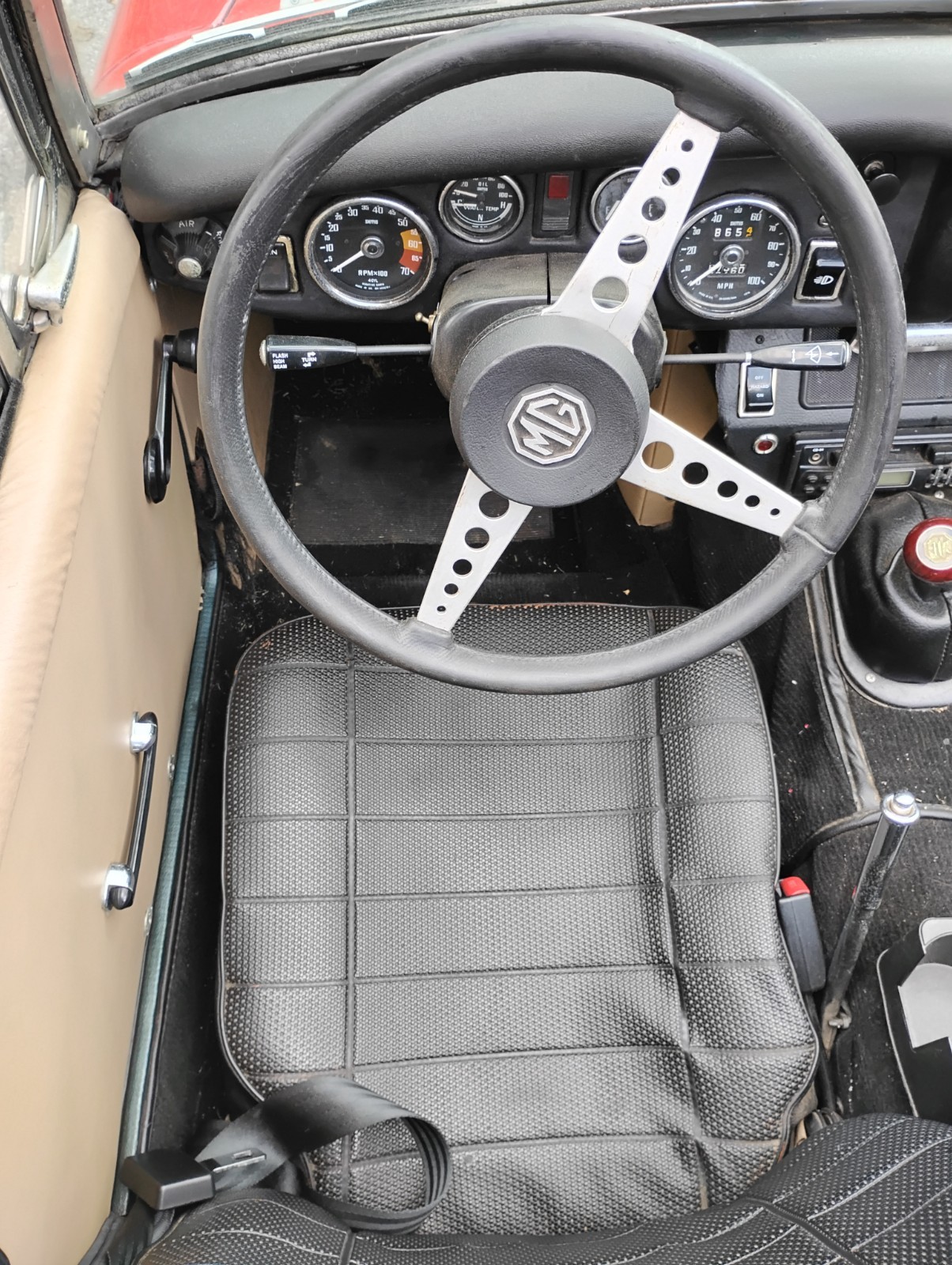 MG-Midget-1971-Convertible-10