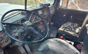 Mack-dump-diesel-1980-4