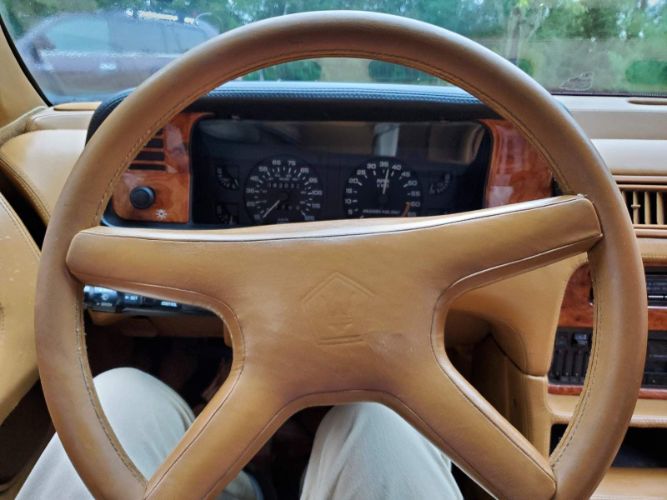 Maserati-1989-Red-Tan-Leather-25