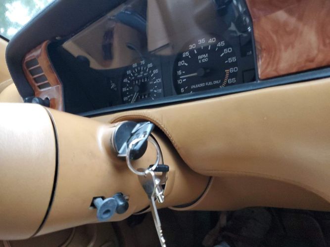 Maserati-1989-Red-Tan-Leather-28
