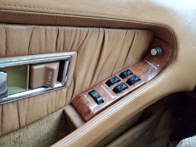 Maserati-1989-Red-Tan-Leather-33