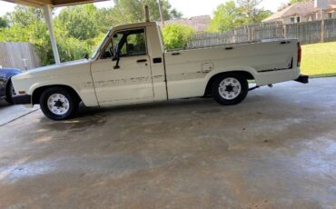 Mazda-B2000-1984-White-3