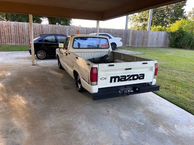 Mazda-B2000-1984-White-5