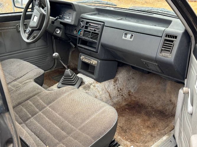Mazda-B2200-1988-4
