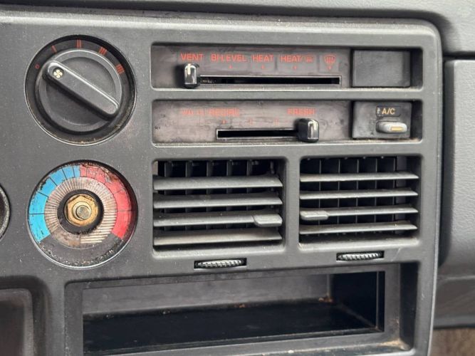 Mazda-B2200-1988-5