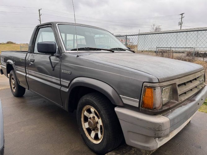 Mazda-B2200-1988