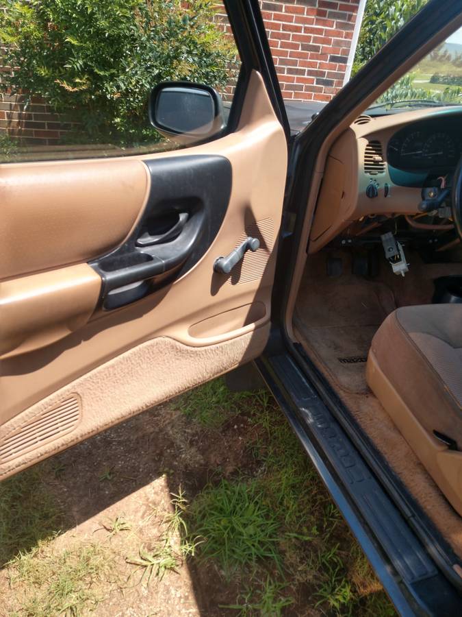 Mazda-B2300-1995-black-9