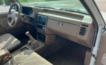 Mazda-B2600-1993-White-14
