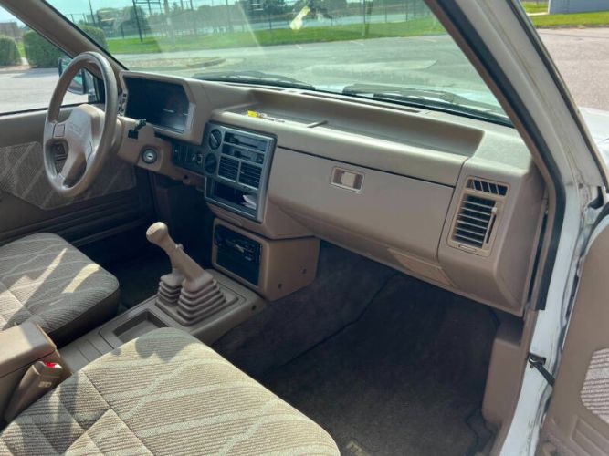 Mazda-B2600-1993-White-14