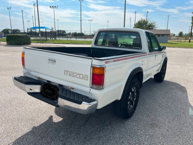Mazda-B2600-1993-White-16