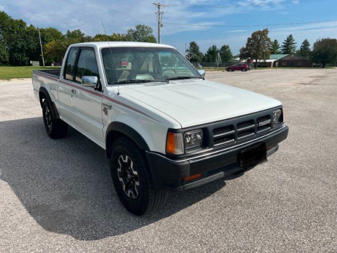 Mazda-B2600-1993-White-17