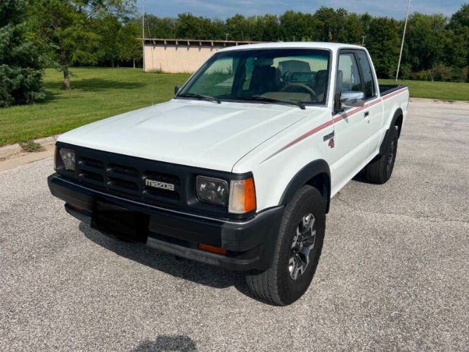 Mazda-B2600-1993-White