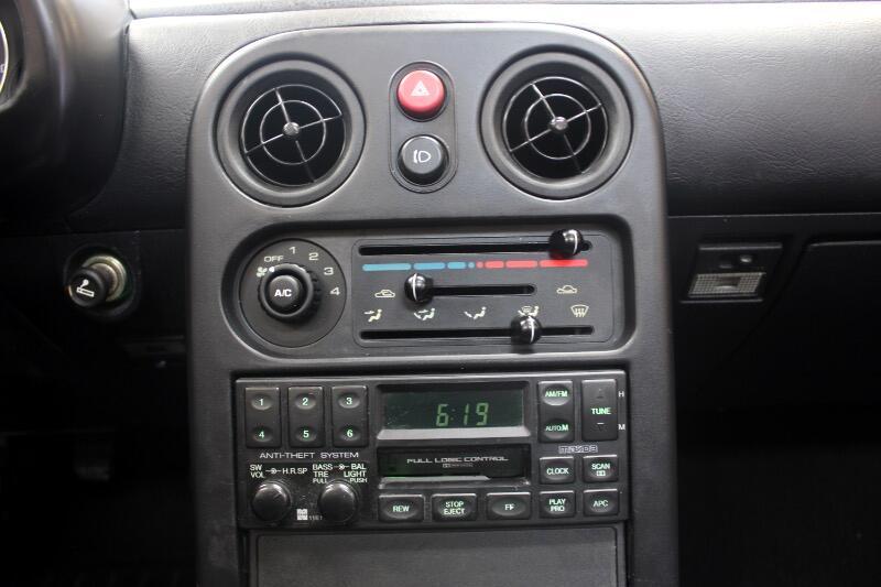 Mazda-MX-5-Miata-1990-Convertible-10