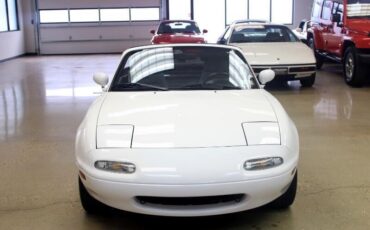 Mazda-MX-5-Miata-1990-Convertible-13