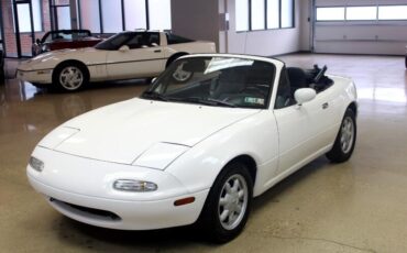 Mazda-MX-5-Miata-1990-Convertible-14