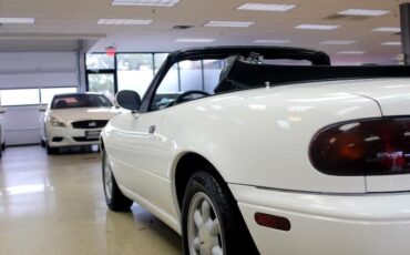 Mazda-MX-5-Miata-1990-Convertible-19